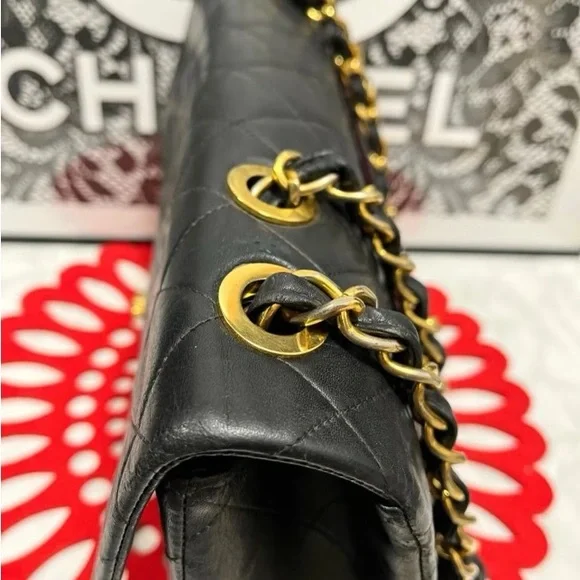 CHANEL Maxi Jumbo quilted XL Lambskin Matelasse chain shoulder Bag - Picture 5 of 12